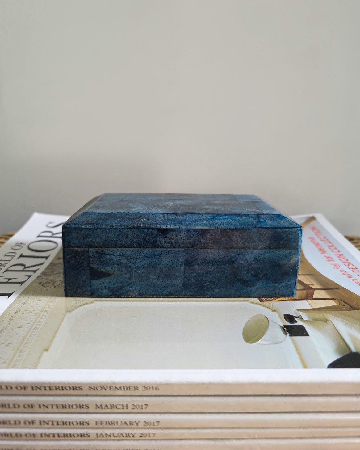 1980s Lacquered Indigo Blue Hammer Shell Keepsake Box
