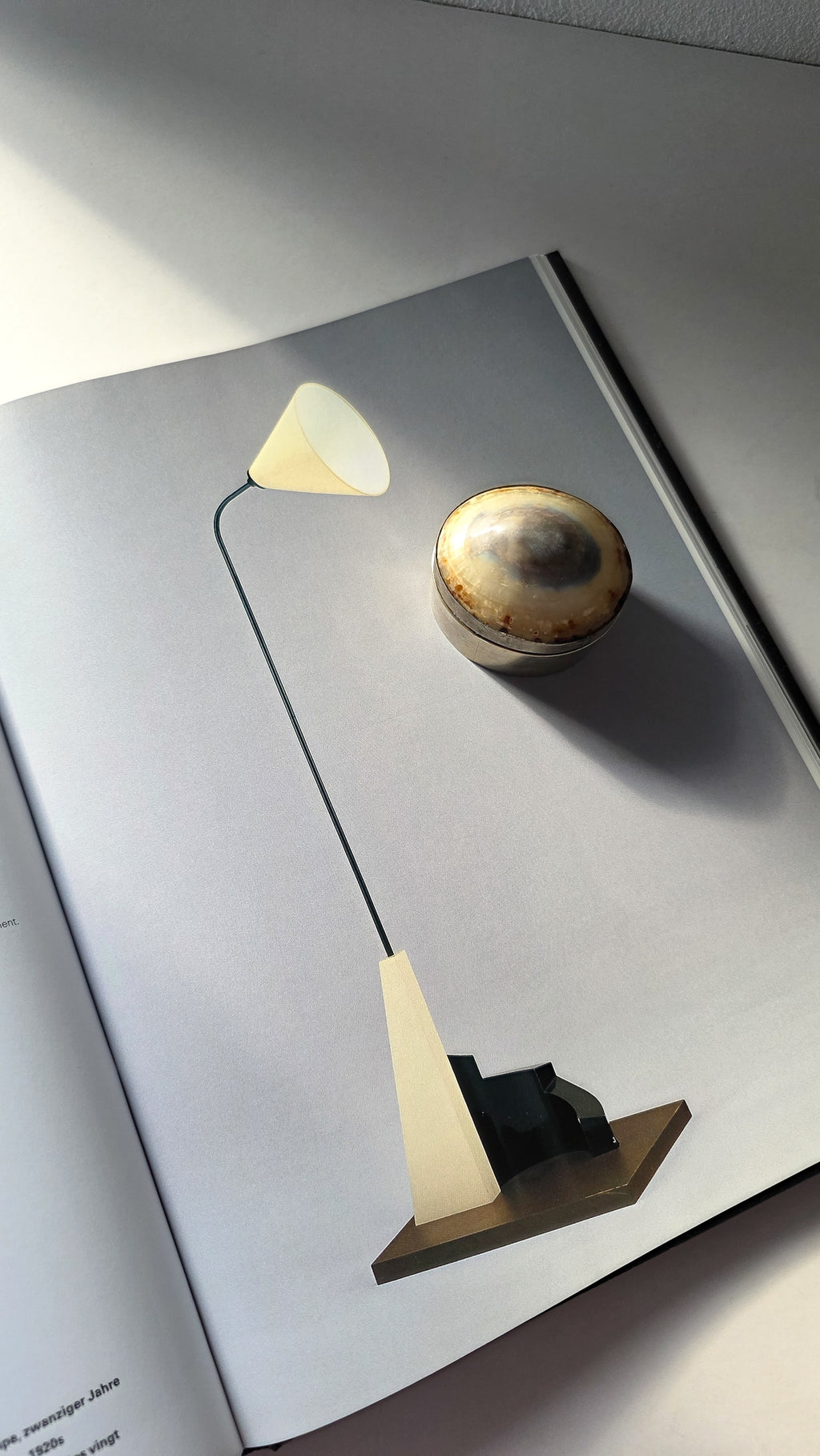Vintage conch shell tin