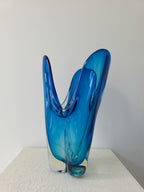 Hineri art glass vase