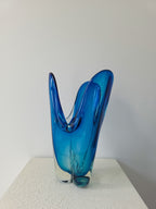 Hineri art glass vase