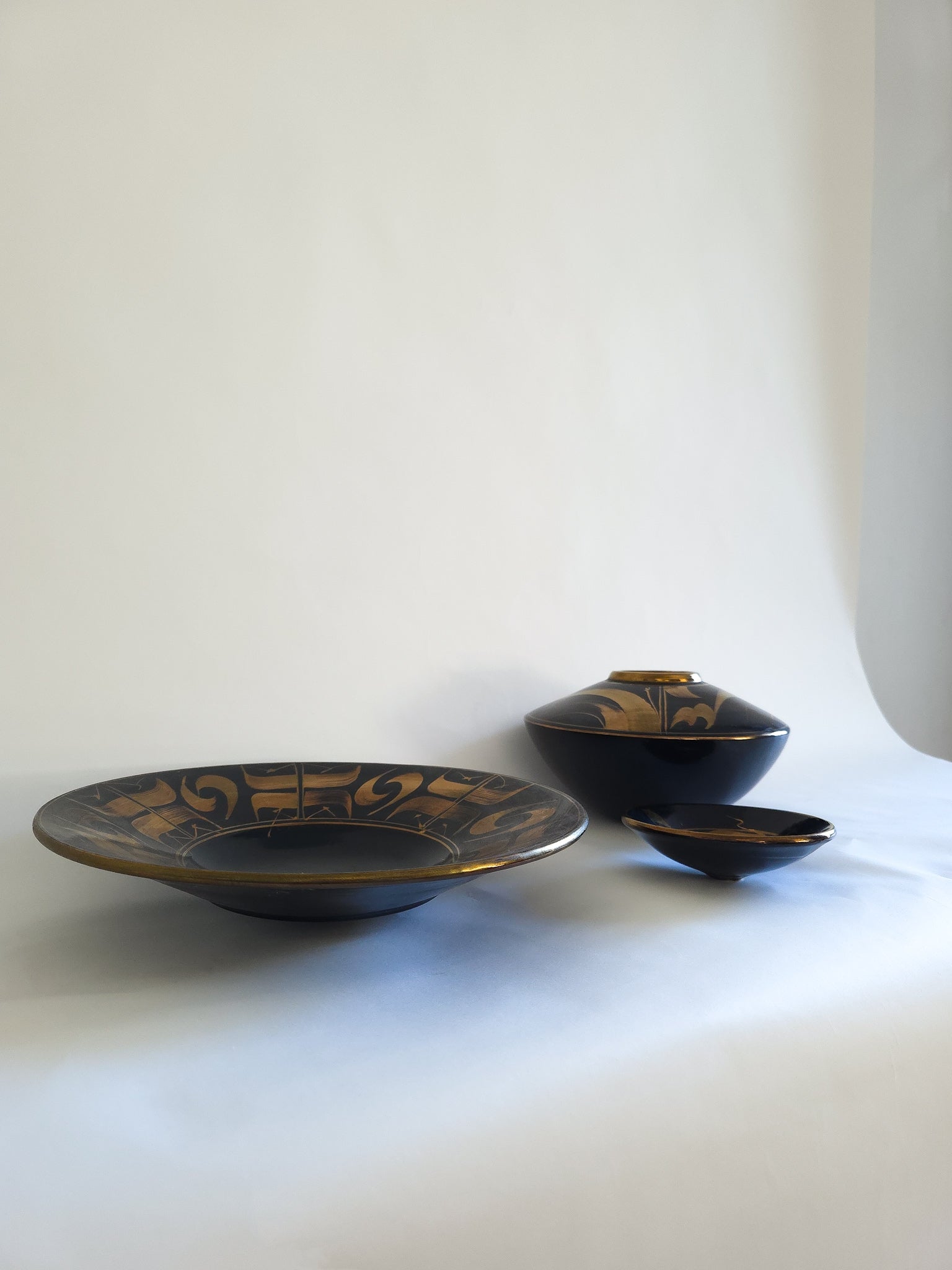 Collectible ceramic piece by NZ Artist Peter Collis - Vase
