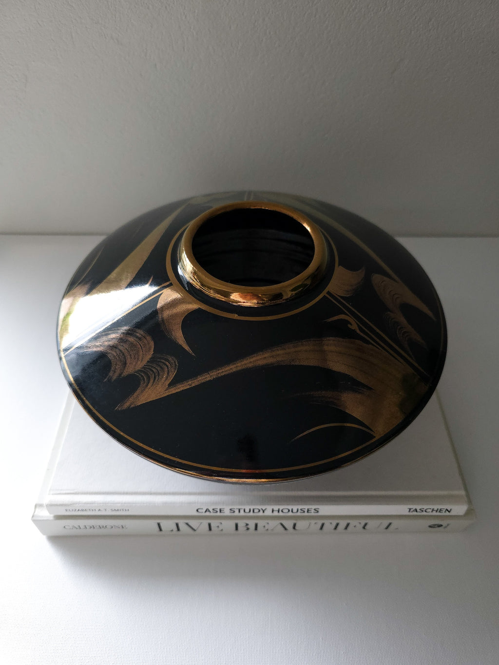 Collectible ceramic piece by NZ Artist Peter Collis - Vase