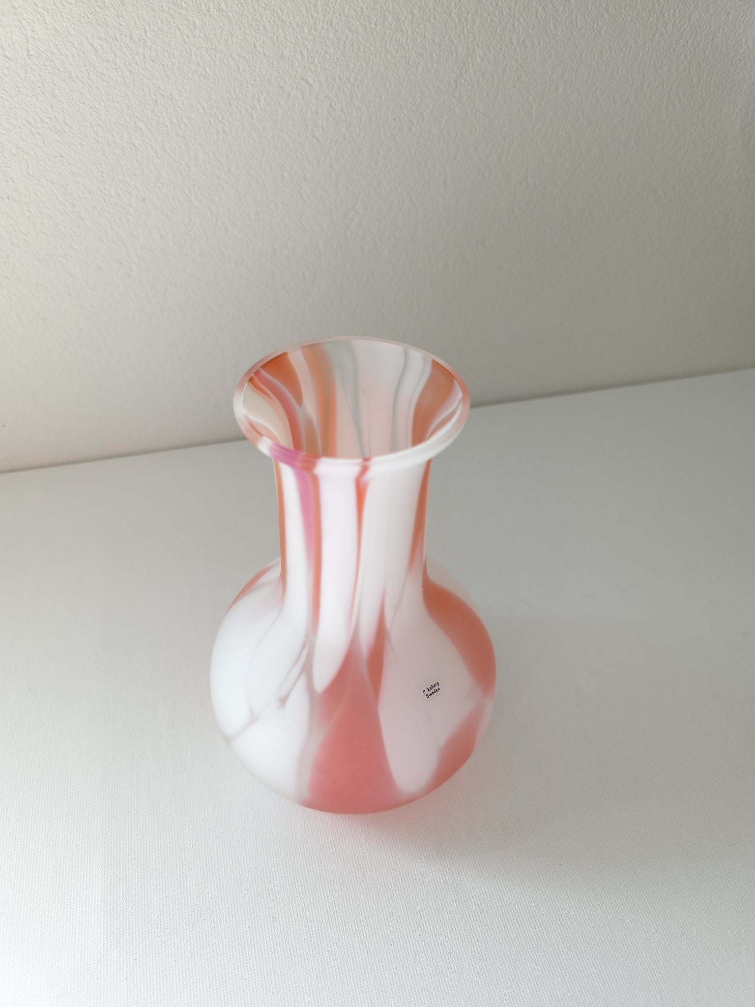 Swedish mid century glass vase by Pukeberg