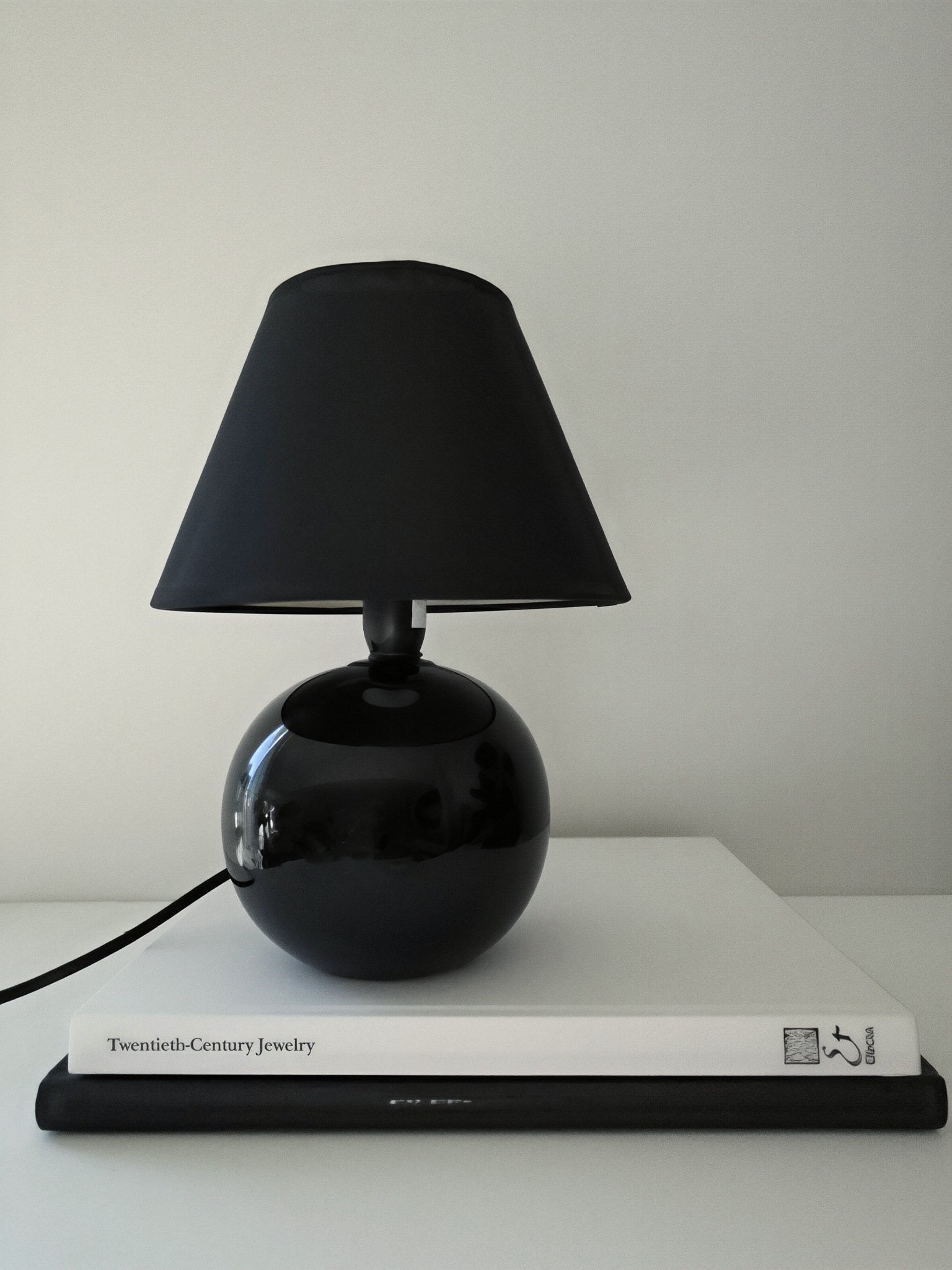 Black Ceramic Ball Lamp