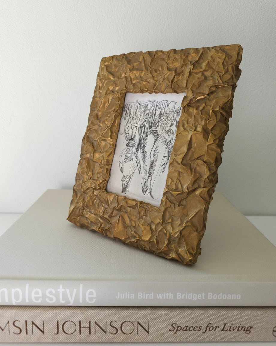 Vintage Gold Scrunchy Frame