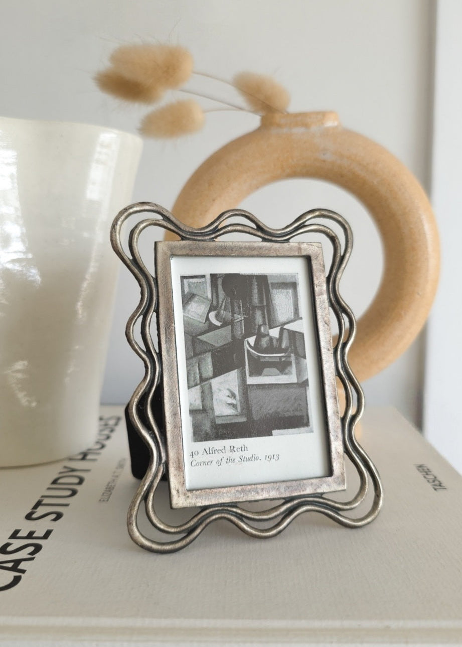 Vintage Wavy Photo Frame