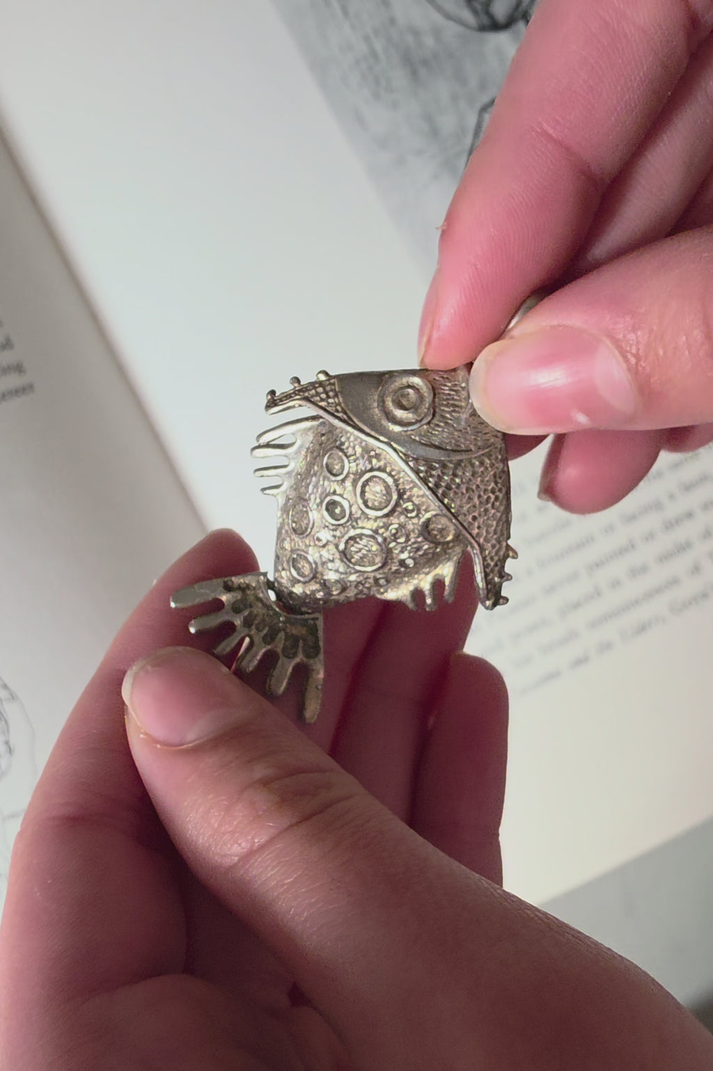Vintage sterling silver articulated fish pendant